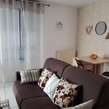 Le Pompidou T2 Pour 2 A 4 Pers Avec Parking Prive & Balcon Place Ney Angers Exteriör bild