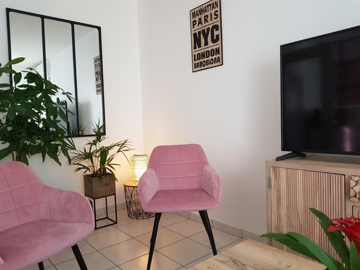 Le Pompidou T2 Pour 2 A 4 Pers Avec Parking Prive & Balcon Place Ney Angers Exteriör bild